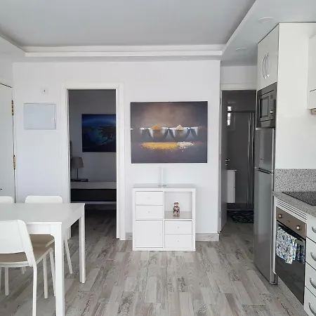 Las Atamanes 401 D Адехе